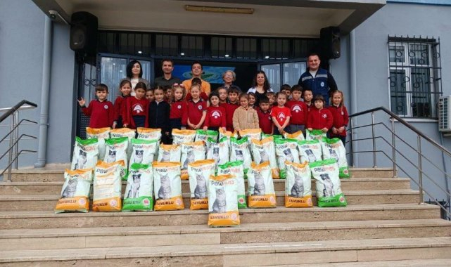 Karadenizli Ereğli'de ilkokul öğrencilerinden patili dostlara mama desteği