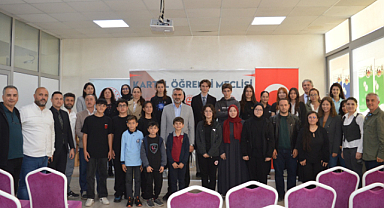 Kartal'dan Güçlü Başlangıç: İlçe Öğrenci Meclisi Başkanlık Seçimi yapıldı