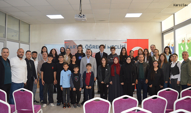 Kartal'dan Güçlü Başlangıç: İlçe Öğrenci Meclisi Başkanlık Seçimi yapıldı