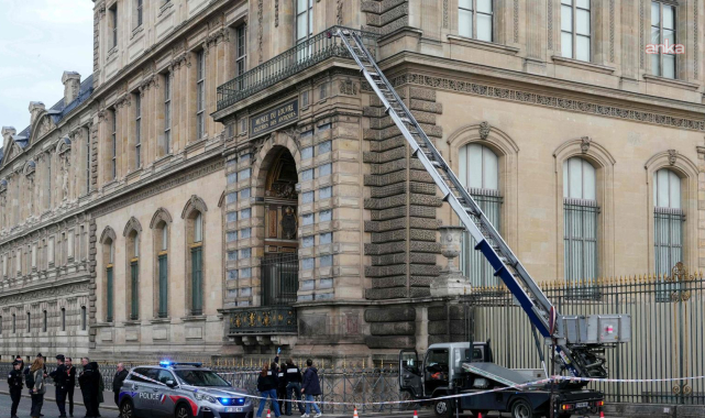 Louvre Müzesi soygunu soruşturmasında 2 kişi gözaltına alındı