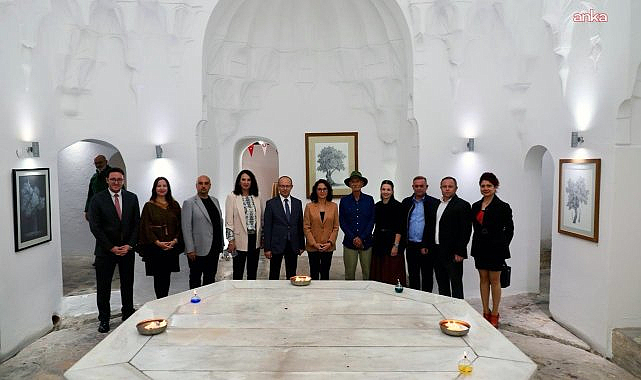 Menteşe'de "Eylül Işığı" sergisi, tarihi hamamda sanatseverlerle buluştu