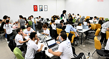 Muratpaşa Belediyesi'nin inovasyon merkezi NASA International Space Apps Challenge'a ev sahipliği yaptı