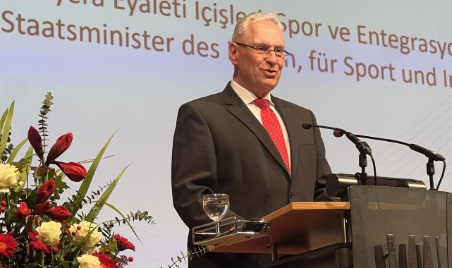 Almanya'nın Bavyera Eyalet İçişleri ve Entegrasyon Bakanı Joachim Herrmann: Misafir İşçiler Almanya'yı zenginleştirdi