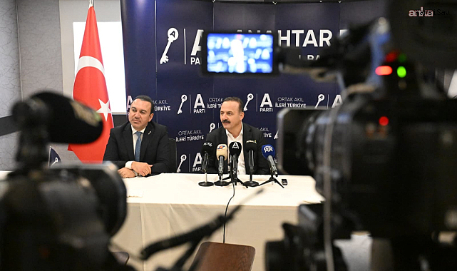 Anahtar Parti Genel Başkanı Ağıralioğlu Mersin’de gazetecilerle bir araya geldi