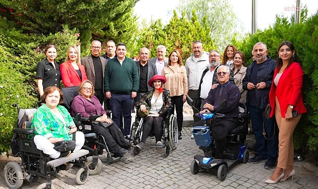 Çeşme Belediyesi Alaçatı Ek Hizmet Binası Kırmızı Bayrak ödülü aldı
