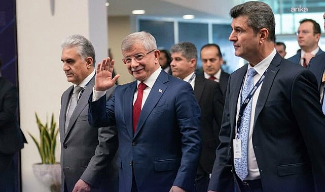 Davutoğlu, Ortadoğu Barış ve Güvenlik Forumu 2025 kapsamında Duhok'a gitti