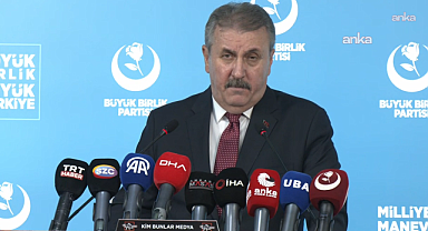 Destici: "TBMM'de kurulan komisyon İmralı'nın ayağına gitmemeli, terör örgütünün değirmenine asla su taşımamalıdır"