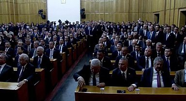 Devlet Bahçeli: Dertler sağanak sağanak da olsa biz varız ve buradayız; biz Milliyetçi Hareket Partisi ve Cumhur İttifakı'yız