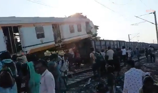 Hindistan'da iki trenin çarpışması sonucu 11 kişi öldü