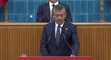 Özgür Özel: "Hodri meydan. Zulümse direnmeye devam. Hukuksa gel, siyasette yarışalım"