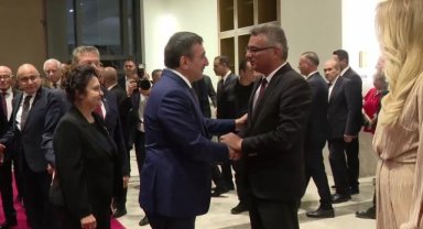 Özgür Özel, KKTC'de Cumhurbaşkanı Erhürman'ın Cumhuriyet Bayramı resepsiyonuna katıldı