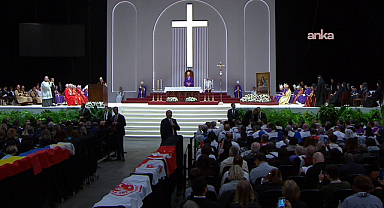 Papa 14'üncü Leo, Volkswagen Arena'da ayine katıldı; birlik ve beraberlik mesajı verdi