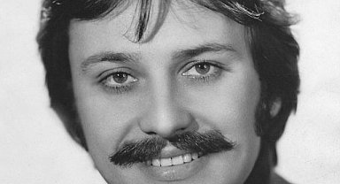 Yeşilçam'ın ünlü oyuncularından Engin Çağlar motosiklet çarpması sonucu yaşamını yitirdi