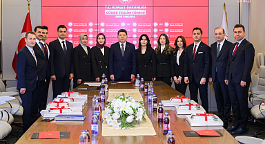 Adalet Bakanı Tunç, dereceye giren genç hukukçularla bir araya geldi