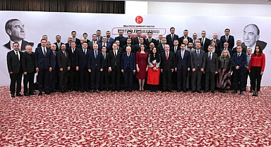 Devlet Bahçeli, partisinin kurduğu 5 enstitünün temsilcileriyle Ankara'da toplantı düzenledi