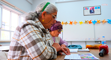 Tunceli'de 55 ve 58 yaşındaki iki kardeş okuma yazma öğrendi