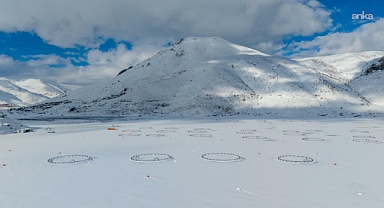 Adıyaman'daki yüzen adalar buz tuttu