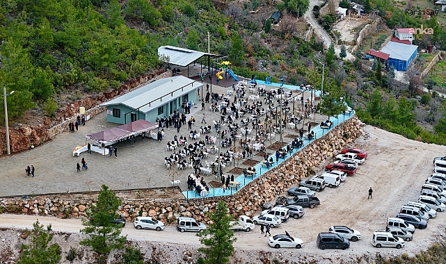 Alanya Akçatı'da imece usulüyle tamamlanan çok amaçlı salon hizmete açıldı