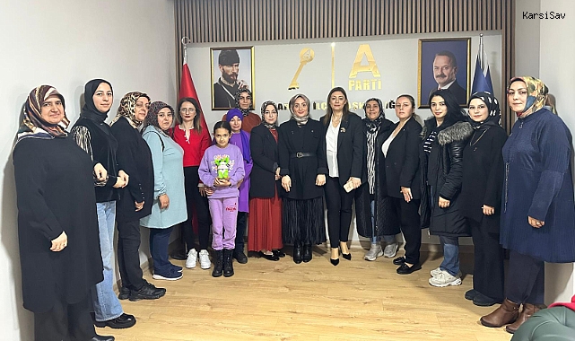 Anahtar Parti Kartal İlçe Başkanlığı’nda Kadınlardan Anlamlı Buluşma