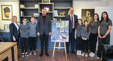 Buca Belediyesi, pet şişeyi dönüştürürken sokak hayvanlarını besleyen sistemi uygulamaya hazırlanıyor