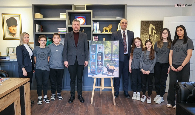 Buca Belediyesi, pet şişeyi dönüştürürken sokak hayvanlarını besleyen sistemi uygulamaya hazırlanıyor