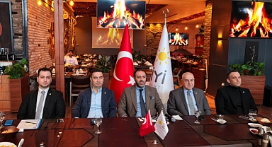 İYİ Parti Kartal'da Uyardı: Devletin Sigortaları Patladı, Çözüm Parlamenter Sistem