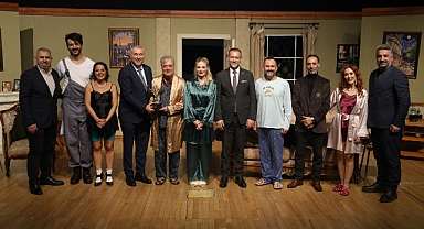 Kartal’da Kahkahalarla Dolu Bir Tiyatro 