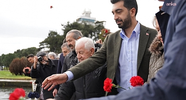 Tuzla'da mübadiller anıldı, karanfiller denize bırakıldı