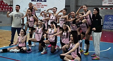 Voleybol yıldızlar yarı final müsabakaları Yozgat'ta başladı