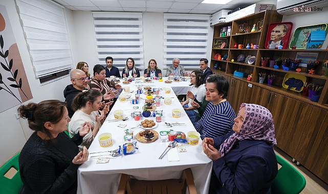 Bakırköy Belediye Başkanı Ovalıoğlu, özel bireyler ve aileleriyle iftar yaptı