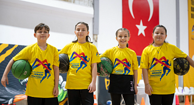 Mersin’de dördüz kardeşler basketbolla büyüyor