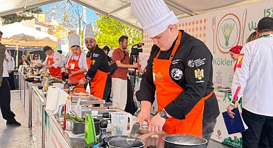 Alaçatı Ot Festivali'nde uluslararası şefler Alaçatı otlarıyla yarışıyor
