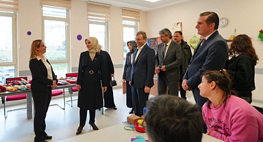 Bakan Göktaş Pendik Engelsiz Yaşam Merkezi’ni Ziyaret Etti