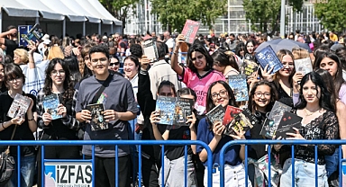 İZKİTAP'ta hafta sonu yoğunluğu