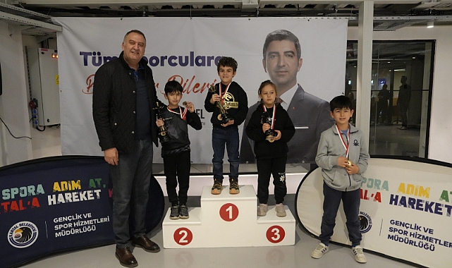 Kartal’da 23 Nisan Satranç Turnuvası’nda 330 sporcu yarıştı
