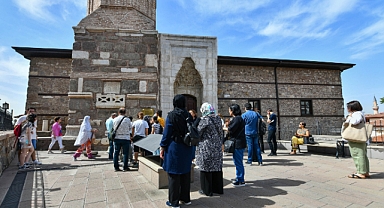 ABB, UNESCO mirasını ücretsiz kent gezileriyle tanıtıyor