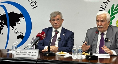 Ahmet Davutoğlu Soruları Yanıtladı: “Siyasi Ahlak Yasası Türkiye İçin Zaruretti”