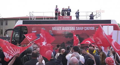 AK Parti'ye Geçeceğini Açıklayan Burcu Köksal'a CHP'den Protesto