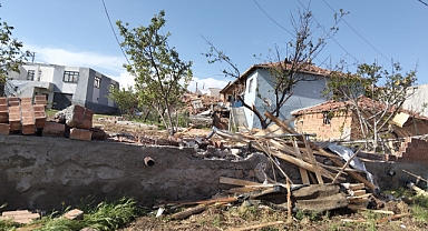 Çorum'da hortum meydana geldi, köylerde hasar oluştu