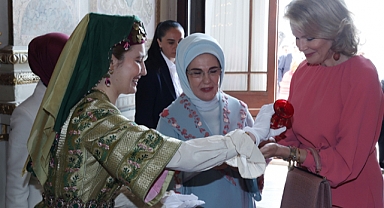 Emine Erdoğan, Belçika Kraliçesi Mathilde’yi Dolmabahçe Sarayı’nda Ağırladı