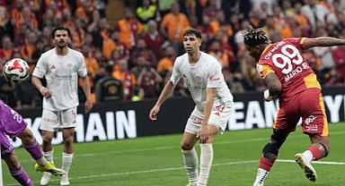 Galatasaray, Antalyaspor'u 4-2 mağlup ederek şampiyonluğunu ilan etti