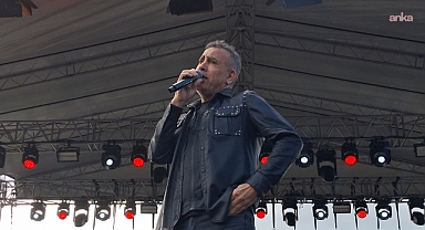 Haluk Levent rahatsızlığına rağmen Ataköy yaylasında sahneye çıktı