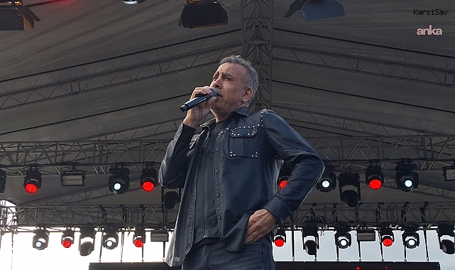 Haluk Levent rahatsızlığına rağmen Ataköy yaylasında sahneye çıktı