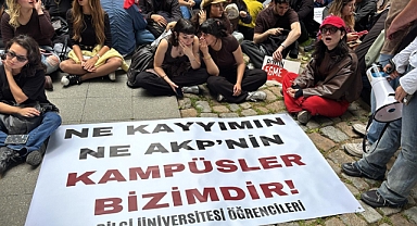 İstanbul Bilgi Üniversitesi'nin Kapatılması Kampüste Protesto Edildi