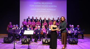 Kartal’da Anneler Günü coşkusu: Sevilen eserler anneler için seslendirildi