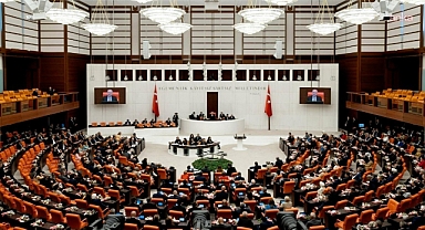 AK Partili Gül'den