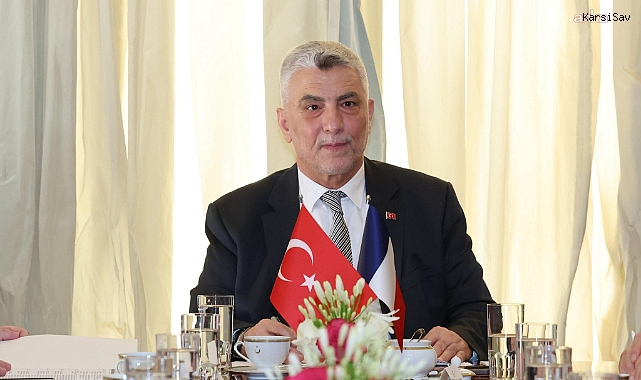 Bakan Bolat, Paris'te Fransız şirketleriyle bir araya geldi
