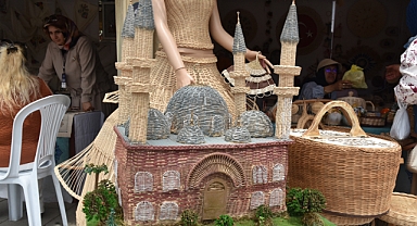 PESEM ve Pendik Halk Eğitimi Merkezi yıl sonu sergisi açıldı