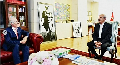 Ressam Hamza Saykan, CHP Genel Merkezi'ne verdiği Atatürk yağlı boya tablolarını geri aldı