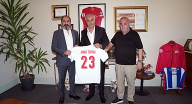 Elazığspor ve Erbaaspor başkanlarından Mecnun Otyakmaz’a ziyaret